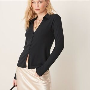 Abercrombie & Fitch button up top with collar in black